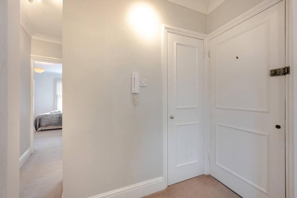 Cosy 2 Bed In Kensington Olympia Londres Exterior foto