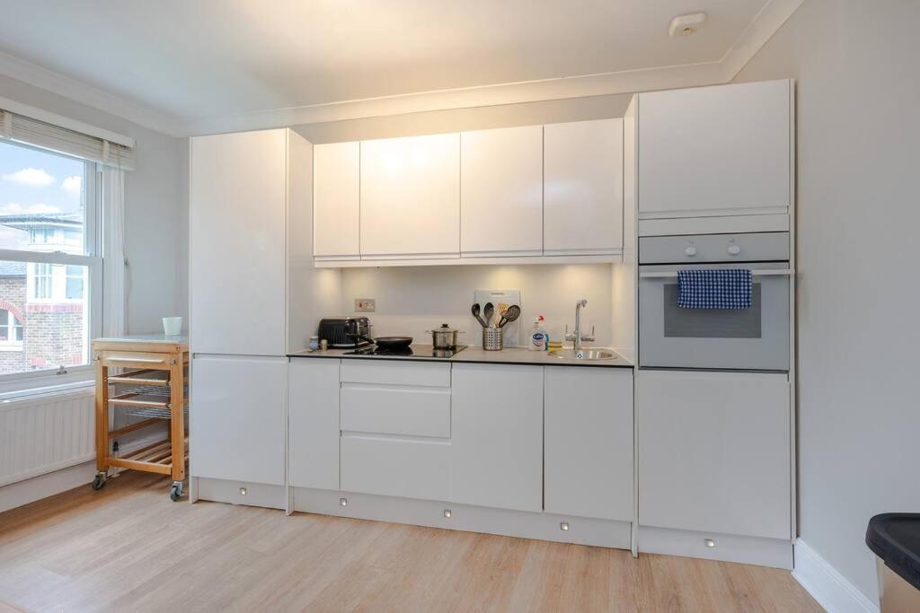 Cosy 2 Bed In Kensington Olympia Londres Exterior foto