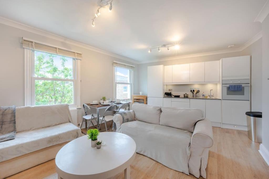 Cosy 2 Bed In Kensington Olympia Londres Exterior foto
